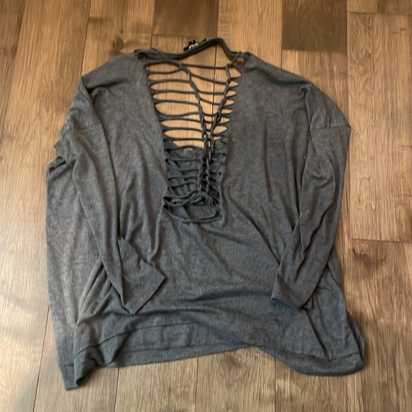 Throw over your workout clothes! Show off that back- grey long sleeve - Picture 2 of 2